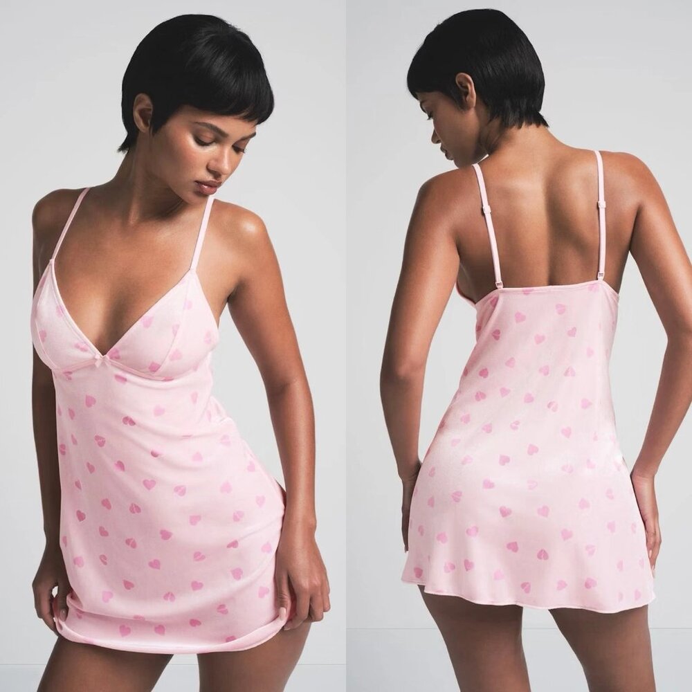 Skims Velvet Lace Slip Dress (Cherry Blossom Heart Breaker | Small )